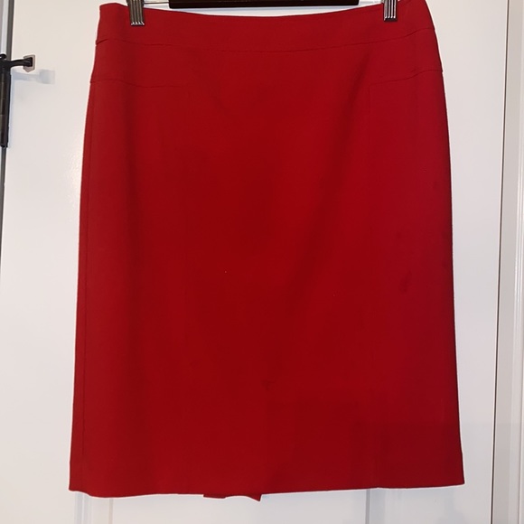 Anne Klein red skirt size 6. Zips in back, falls at knee. Red. - Picture 2 of 8